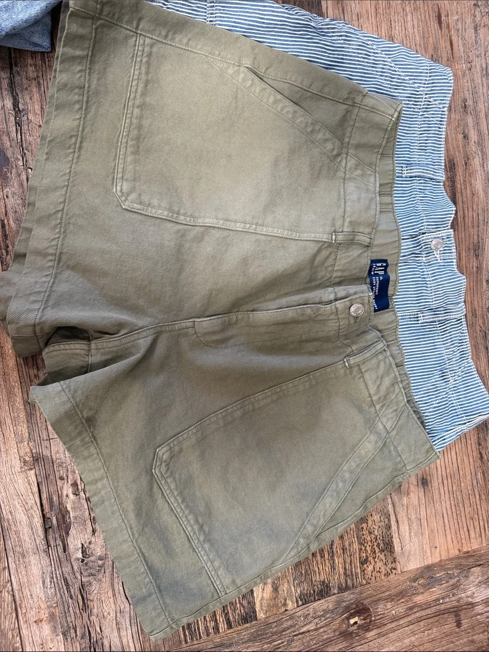 GAP Three-Pack Shorts Set — Light Blue Denim, Olive, Blue/White Stripe - size XL
